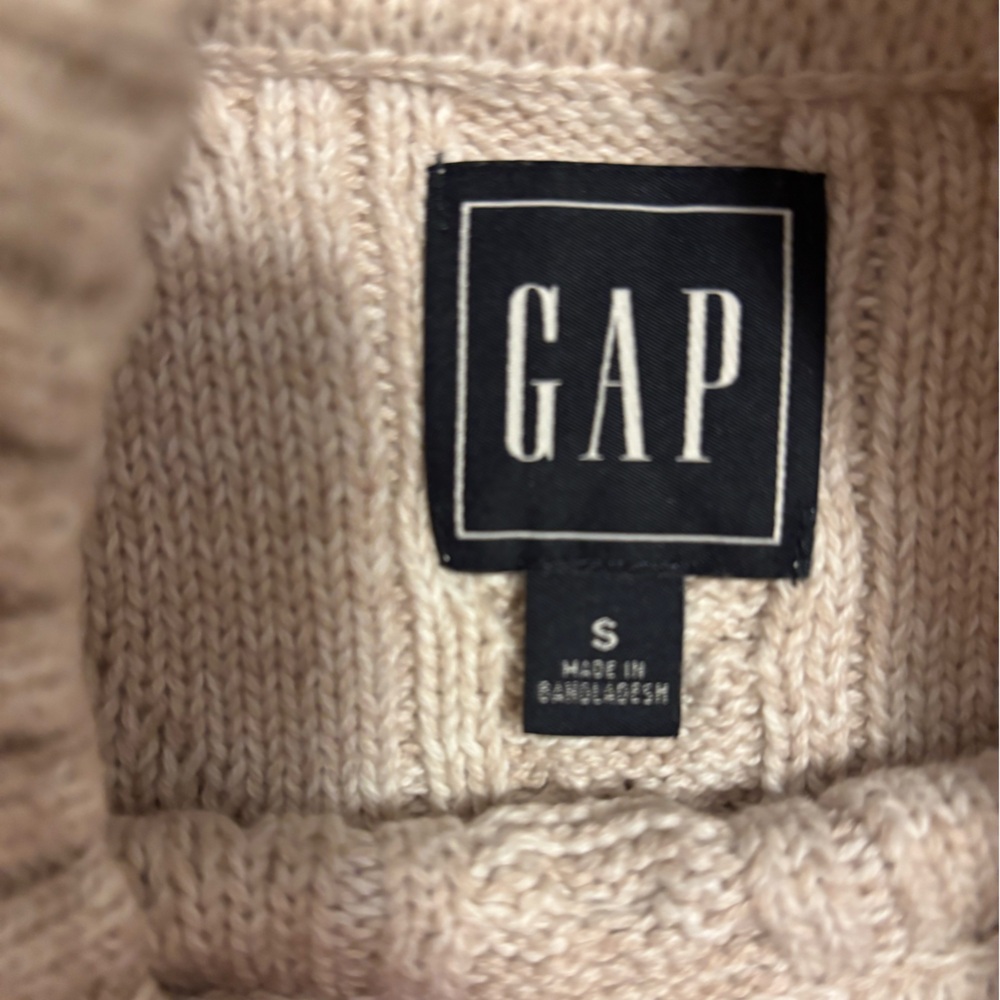 GAP Cream Cable Knit Sweater - Picture 2 of 2